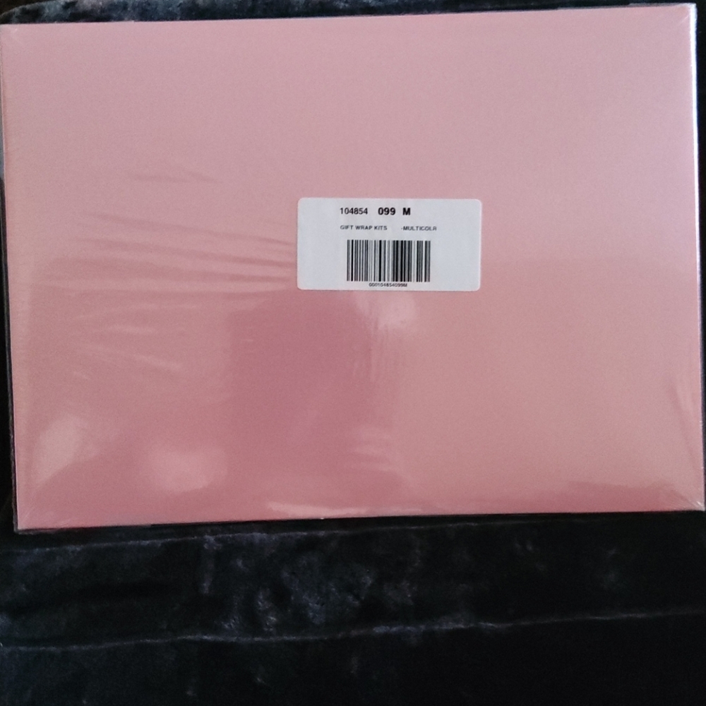 Victoria's Secret Pink Polka Dot Slippers + box - Picture 4 of 7